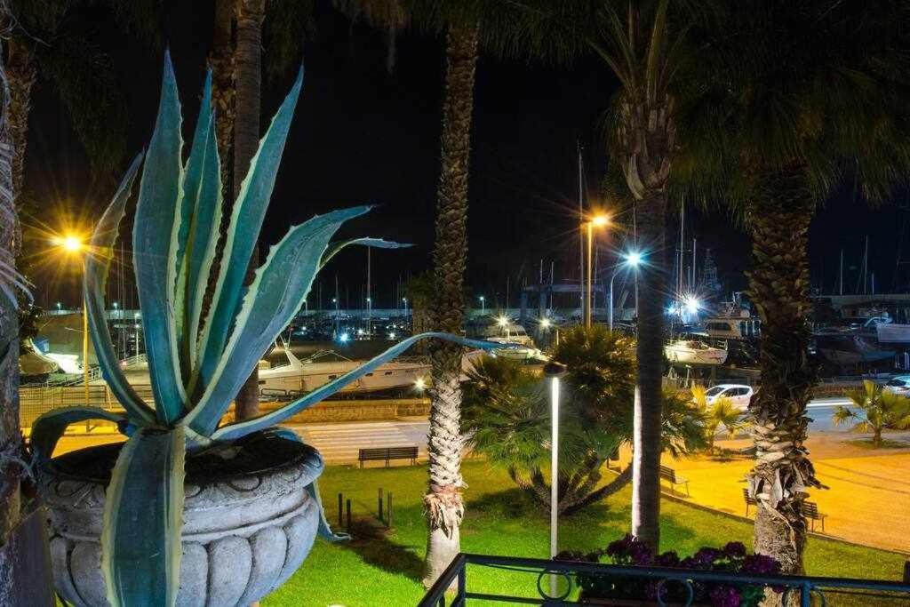 里波斯托Casa Delle Zammare Fronte Mare Centro Storico别墅 外观 照片